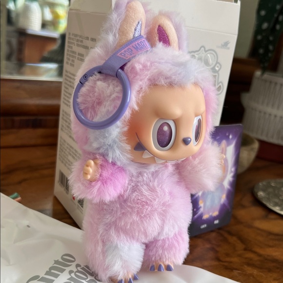 Authentic Pop Mart Big Into Energy The Monsters Luck- New Unboxed - Picture 3 of 11